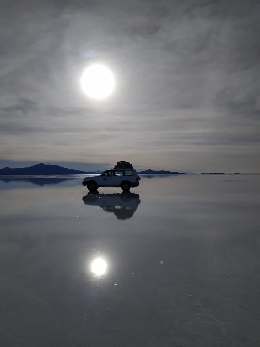 Salar de Uyuni – Desiertos Blancos - Lagunas de Colores (3 Dias 2 Noches)